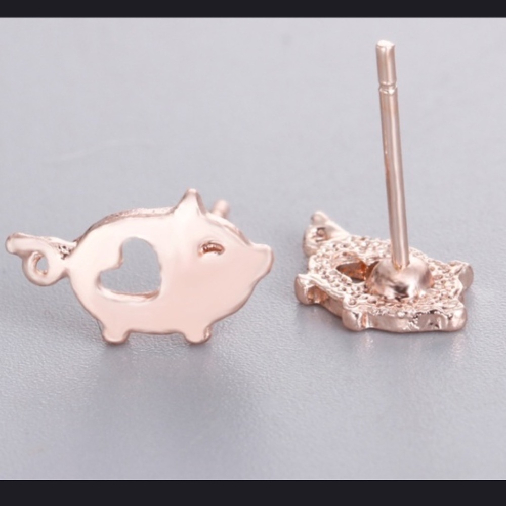 🐷 Rose-Gold Pig Earrings